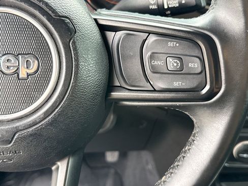 Used 2019 Jeep Wrangler Sport AWD/4WD image 16