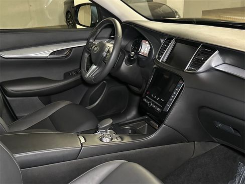 Used 2021 INFINITI QX50 Luxe image 15