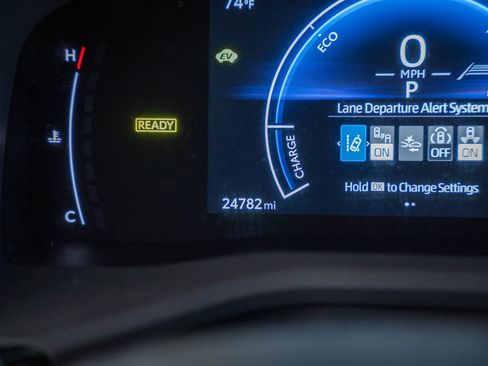 Used 2025 Toyota Camry SE image 41