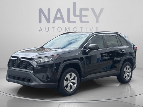 Used 2021 Toyota RAV4 LE FWD image 2