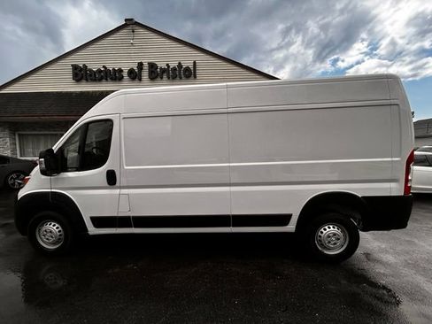 Used 2025 RAM ProMaster 2500 w/ Convenience Group FWD image 8