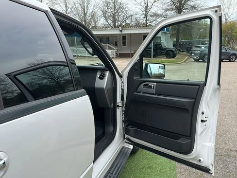 Used 2013 Ford Expedition EL Limited image 26