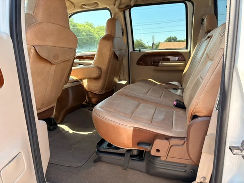 Used 2004 Ford F350 Lariat AWD/4WD image 14
