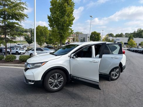 Used 2018 Honda CR-V Touring image 17
