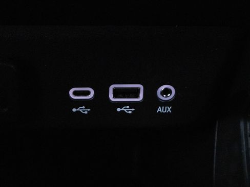 Used 2021 Chevrolet TrailBlazer LT w/ Premium Seating Package AWD/4WD image 23