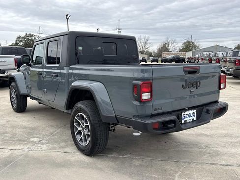 New 2025 Jeep Gladiator Sport image 8