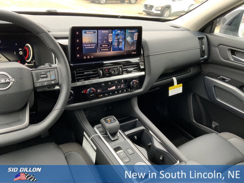 New 2026 Nissan Pathfinder SL image 7