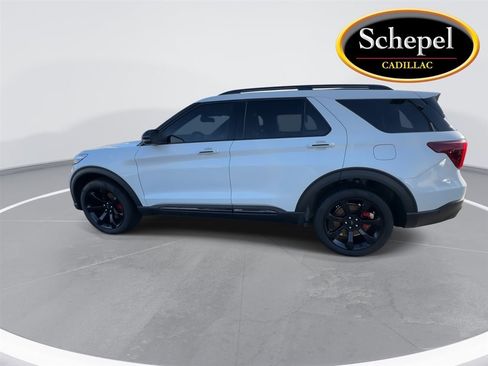Used 2020 Ford Explorer ST w/ ST Street Pack image 5