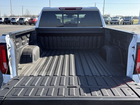 New 2026 GMC Sierra 1500 SLT image 13