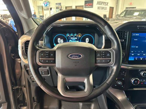 Used 2022 Ford F150 Lariat w/ Trailer Tow Package AWD/4WD image 19