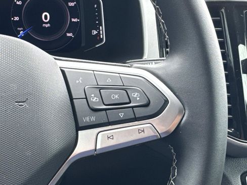 Certified 2022 Volkswagen Atlas Cross Sport SE FWD image 18