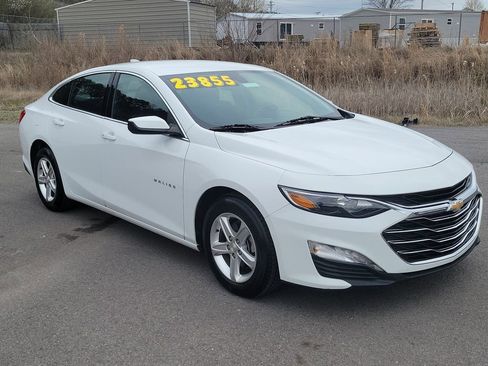 Used 2023 Chevrolet Malibu LT image 1