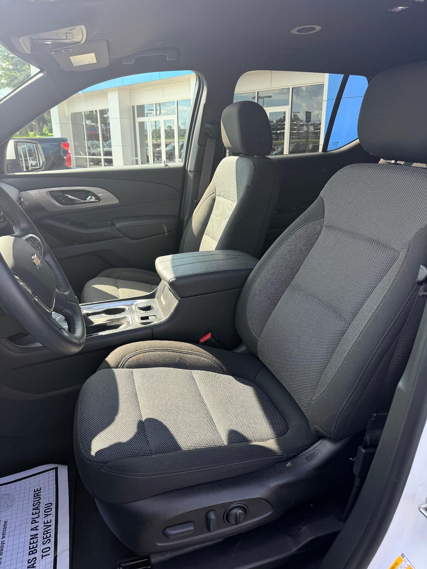 Used 2023 Chevrolet Traverse LT FWD image 13