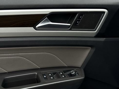 Used 2023 Volkswagen Atlas SE w/ Panoramic Sunroof Package image 23