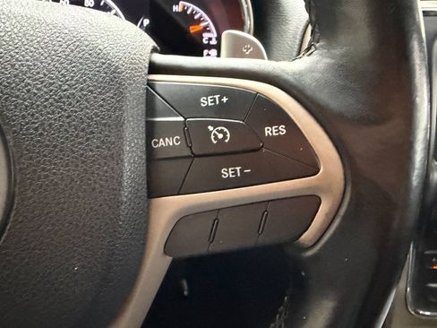 Used 2014 Jeep Grand Cherokee Laredo w/ Quick Order Package 23E AWD/4WD image 24
