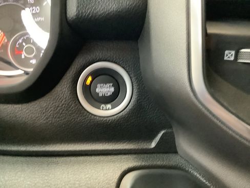 New 2026 RAM 1500 Express AWD/4WD image 16