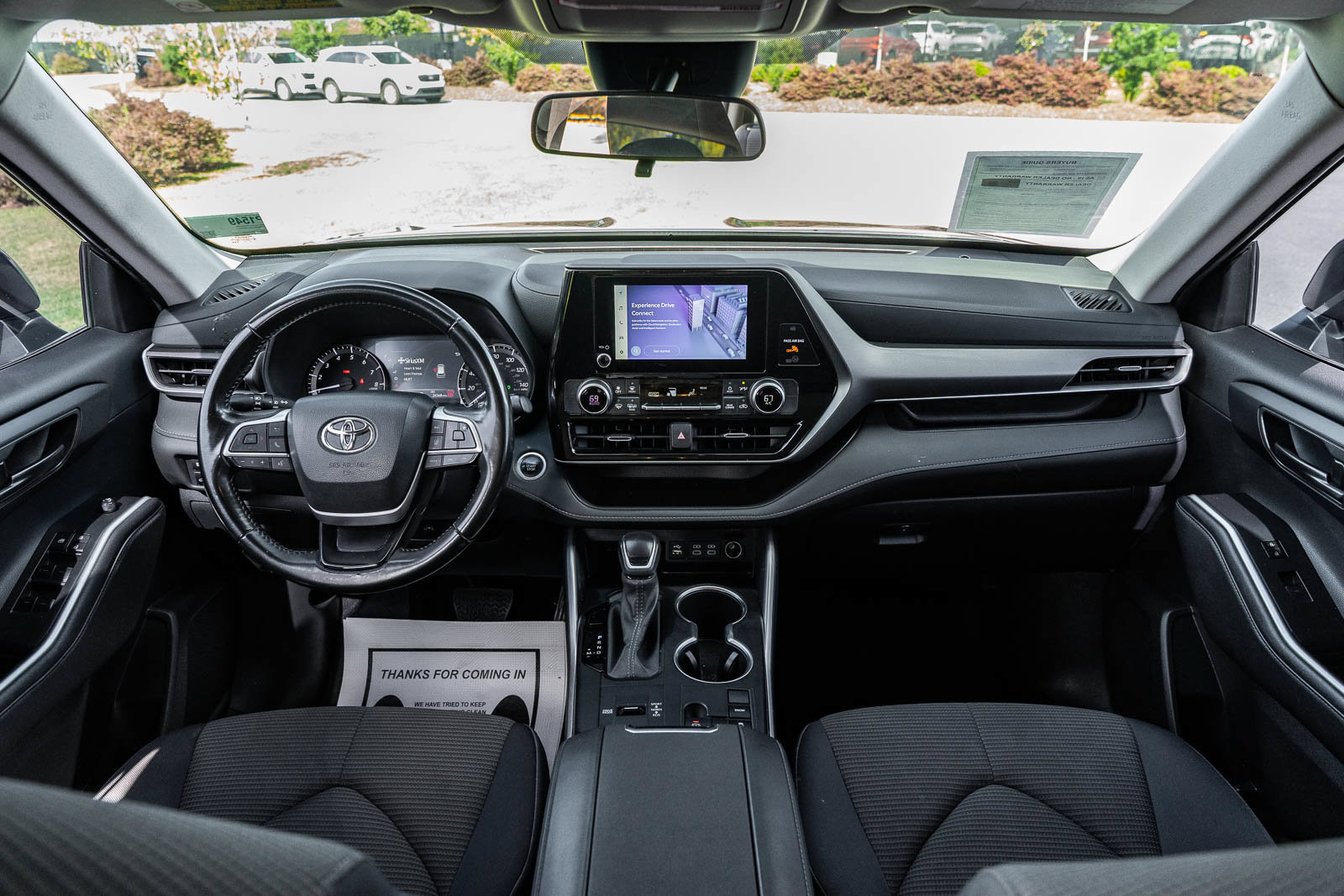 Used 2024 Toyota Highlander LE FWD image 22