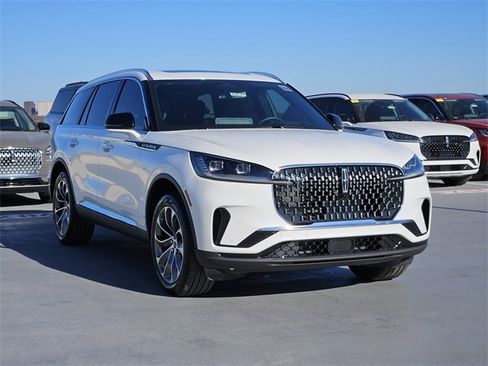 New 2026 Lincoln Aviator Reserve w/ Luxury Package image 3
