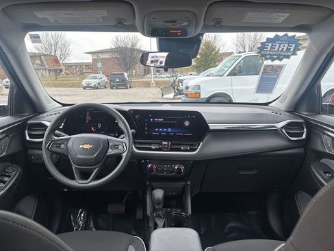 Used 2025 Chevrolet TrailBlazer LT image 38