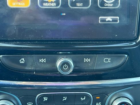 Used 2019 Chevrolet Traverse LT w/ LT Premium Package FWD image 27