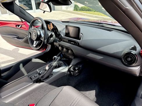 Certified 2022 MAZDA MX-5 Miata Club w/ Weather Package image 33