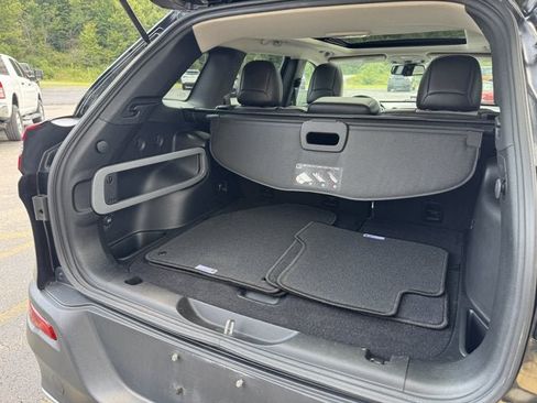 Used 2014 Jeep Cherokee Limited AWD/4WD image 4