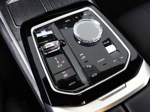 Used 2023 BMW 760i xDrive w/ Executive Package image 20