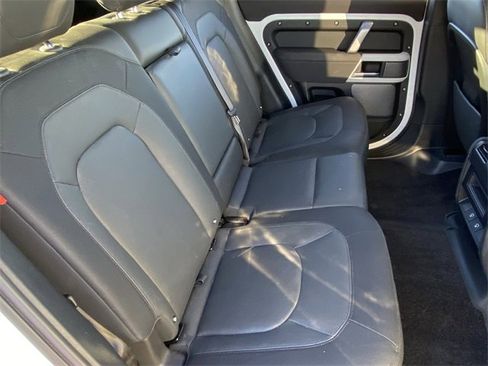 Used 2023 Land Rover Defender 110 X-Dynamic SE image 21