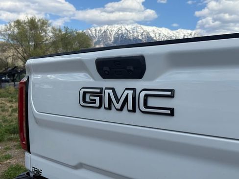 Used 2023 GMC Sierra 3500 SLT w/ SLT Premium Package AWD/4WD image 14