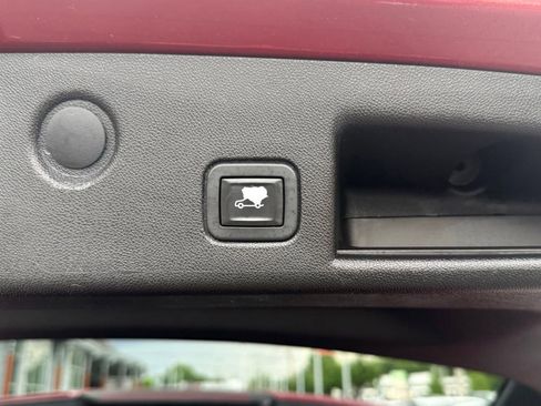 Used 2019 Chevrolet Equinox Premier FWD image 26