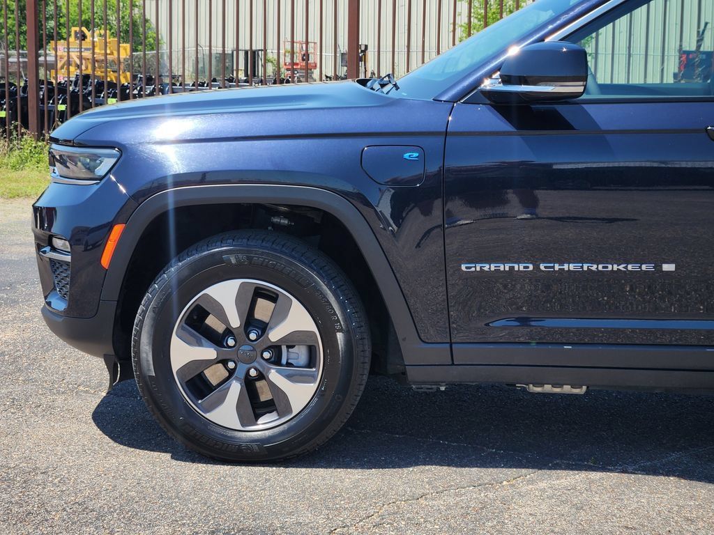 Used 2024 Jeep Grand Cherokee Limited 4xe AWD/4WD image 9