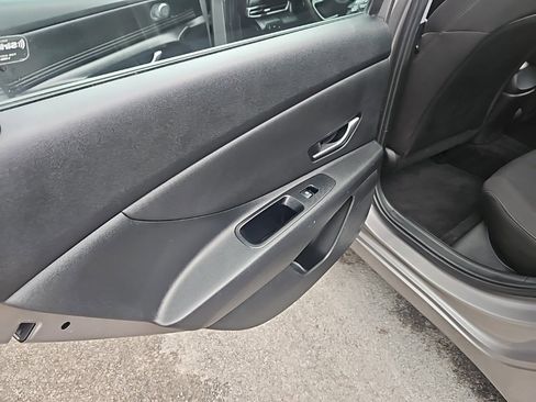 Used 2023 Hyundai Elantra SEL w/ Convenience Package image 17