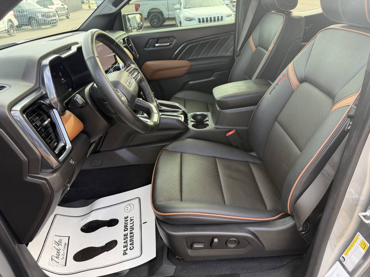Used 2024 GMC Canyon AT4 w/ AT4 Premium Package AWD/4WD image 10