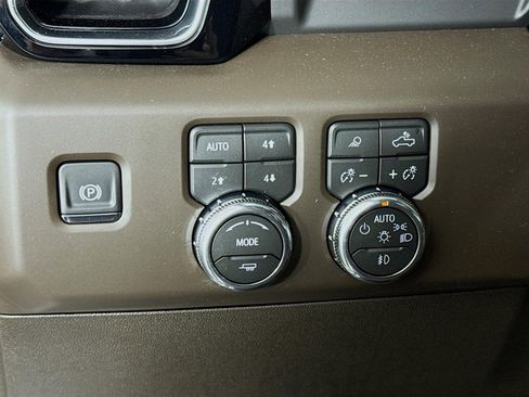 New 2026 GMC Sierra 2500 Denali w/ Denali Reserve Package image 10