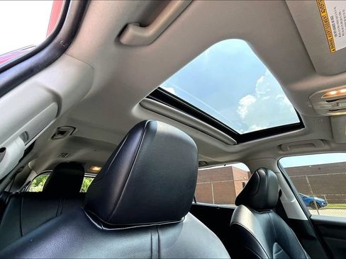 Used 2022 Toyota Highlander XLE FWD image 21
