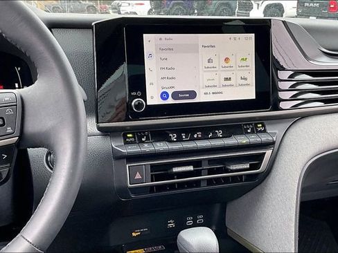 Used 2025 Toyota Camry LE image 9