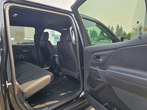 Used 2026 Chevrolet Silverado EV W/T AWD/4WD image 15
