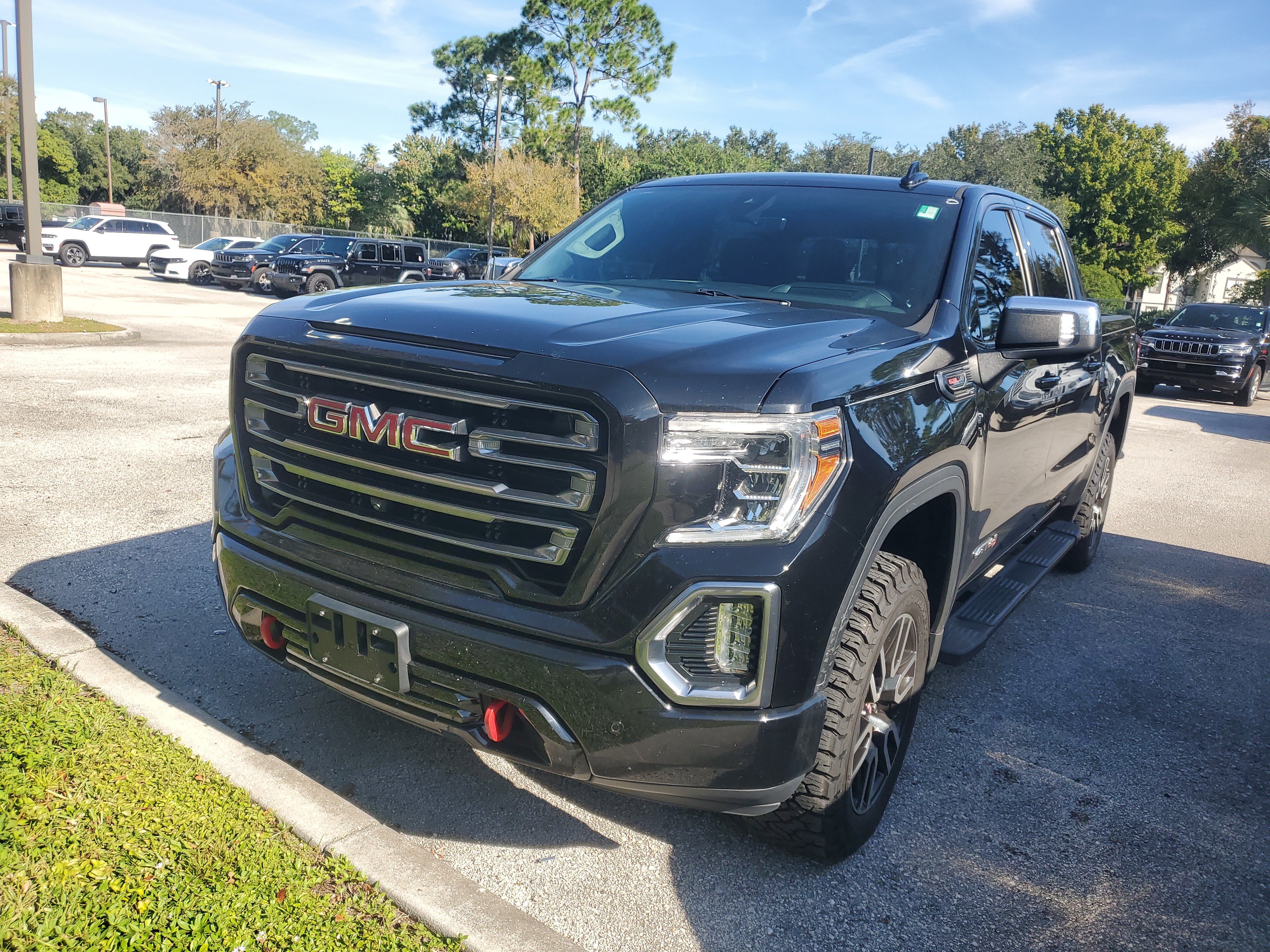 Used 2019 GMC Sierra 1500 AT4 w/ AT4 Premium Package AWD/4WD image 4