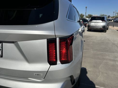 Used 2023 Kia Sorento EX image 14