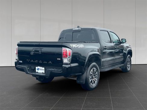 Used 2023 Toyota Tacoma TRD Sport w/ Technology Package image 5
