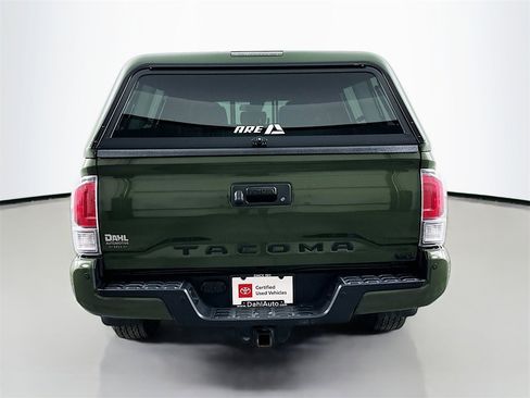 Used 2021 Toyota Tacoma TRD Off-Road image 11