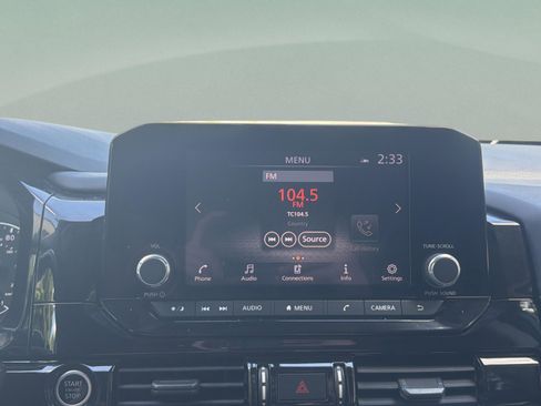 Used 2022 Nissan Pathfinder SV w/ SV Black Package FWD image 14