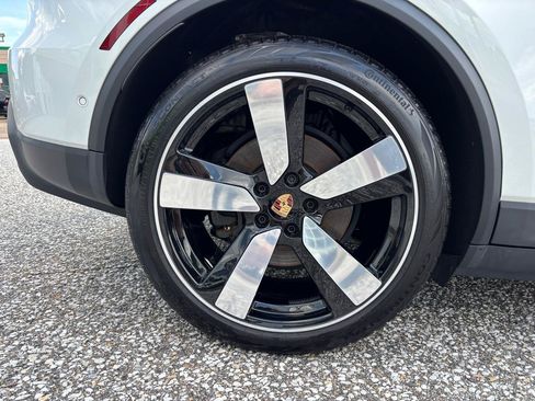 Used 2024 Porsche Macan 4 Electric AWD/4WD image 37