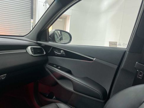 Used 2019 Kia Sorento SX AWD/4WD image 11