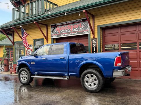 Used 2018 RAM 2500 Laramie w/ Convenience Group AWD/4WD image 10
