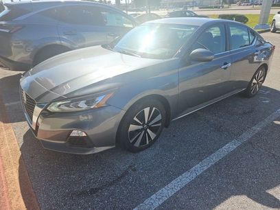 Used 2021 Nissan Altima 2.5 SV
