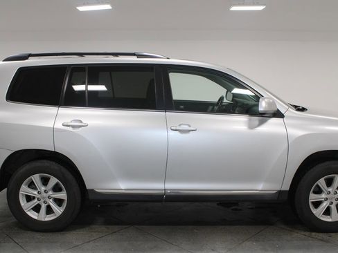 Used 2012 Toyota Highlander SE image 11