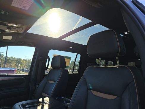 Used 2021 GMC Yukon XL AT4 image 35