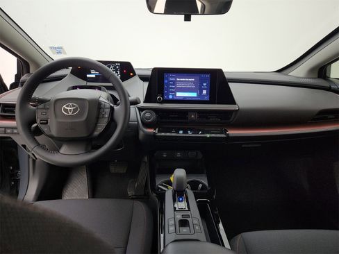 Used 2025 Toyota Prius Plug-In Hybrid image 18