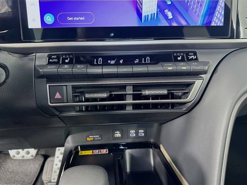 Used 2025 Toyota Camry XSE FWD image 16